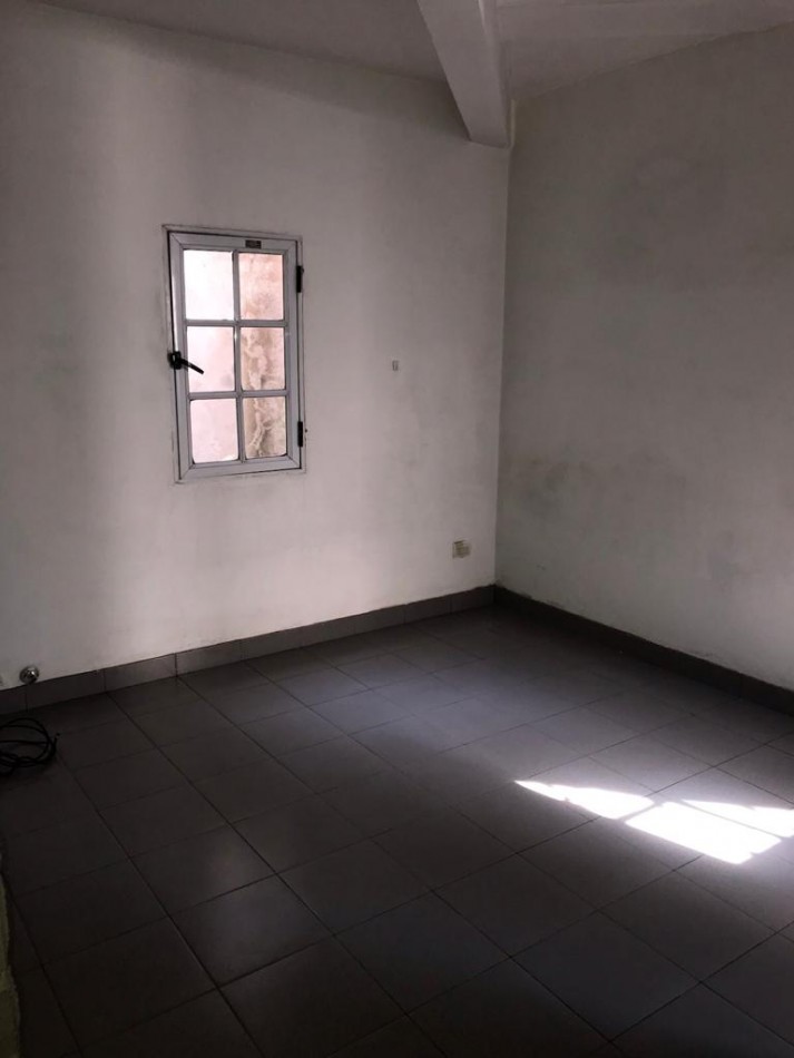 Excelente casa 3 amb con cochera y parque, ubicado en Cerrito al 1200, Lomas de Zamora