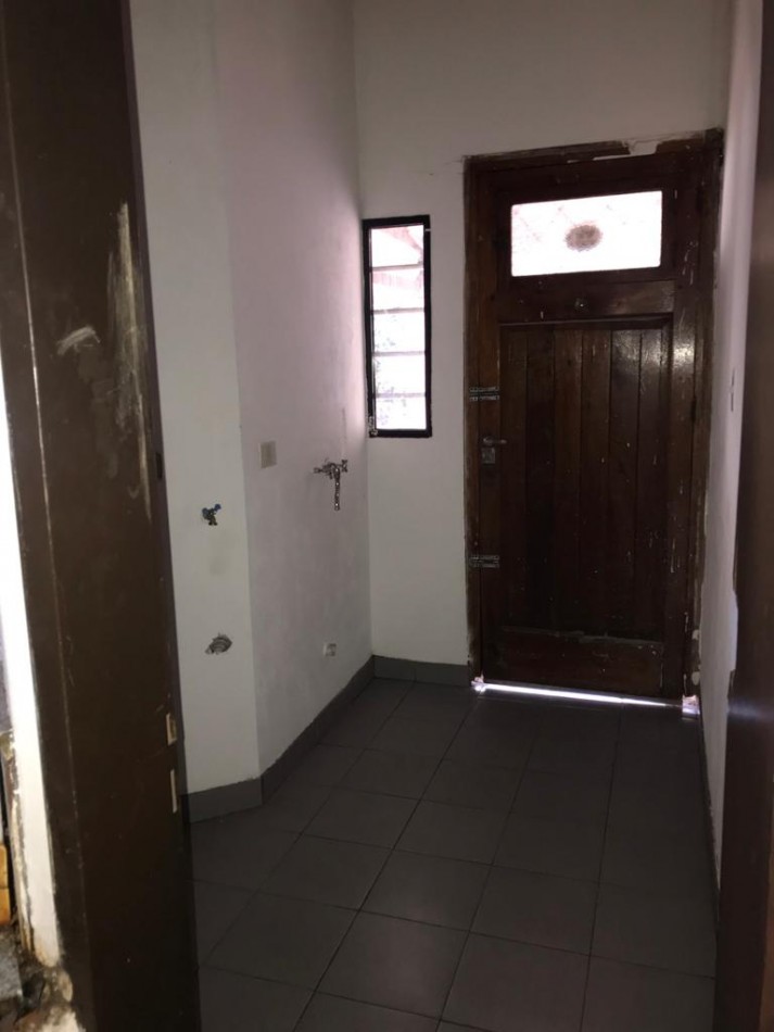 Excelente casa 3 amb con cochera y parque, ubicado en Cerrito al 1200, Lomas de Zamora