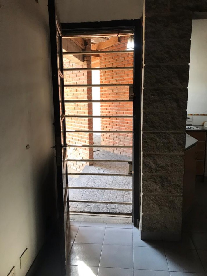 Excelente casa 3 amb con cochera y parque, ubicado en Cerrito al 1200, Lomas de Zamora