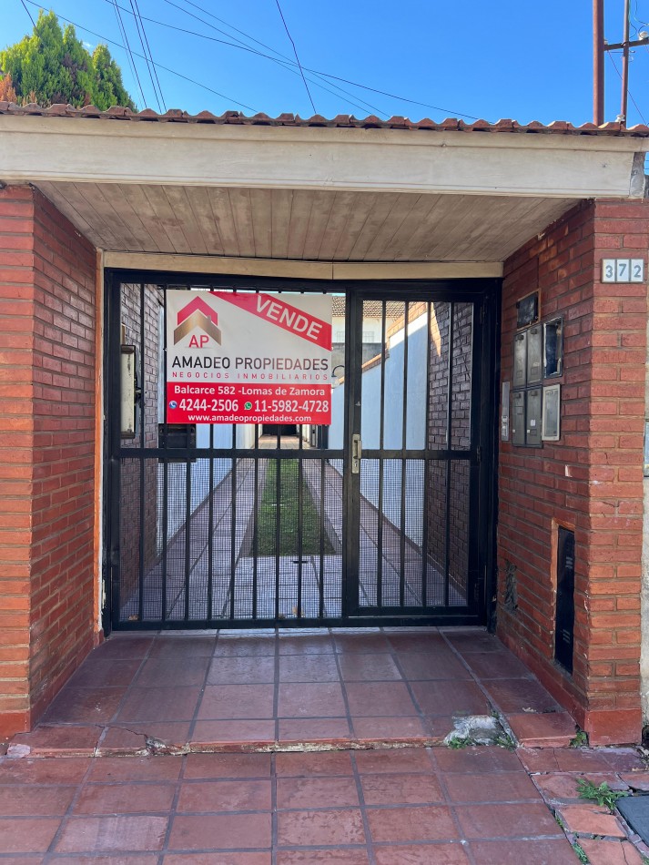 Impecable ph t/casa con patio y cochera, ubicado San Carlos 372, Temperley