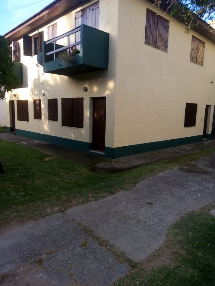 Dpto 2 amb en complejo con estacionamiento y parque comun, ubicado en calle 146 e/1 y 2 Villa Gesell 