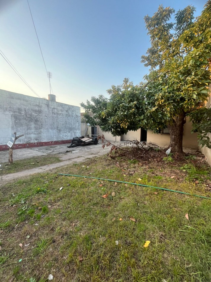 Gran casa 3 amb con patio y cochera ubicada en Gral. Necochea 925, Llavallol