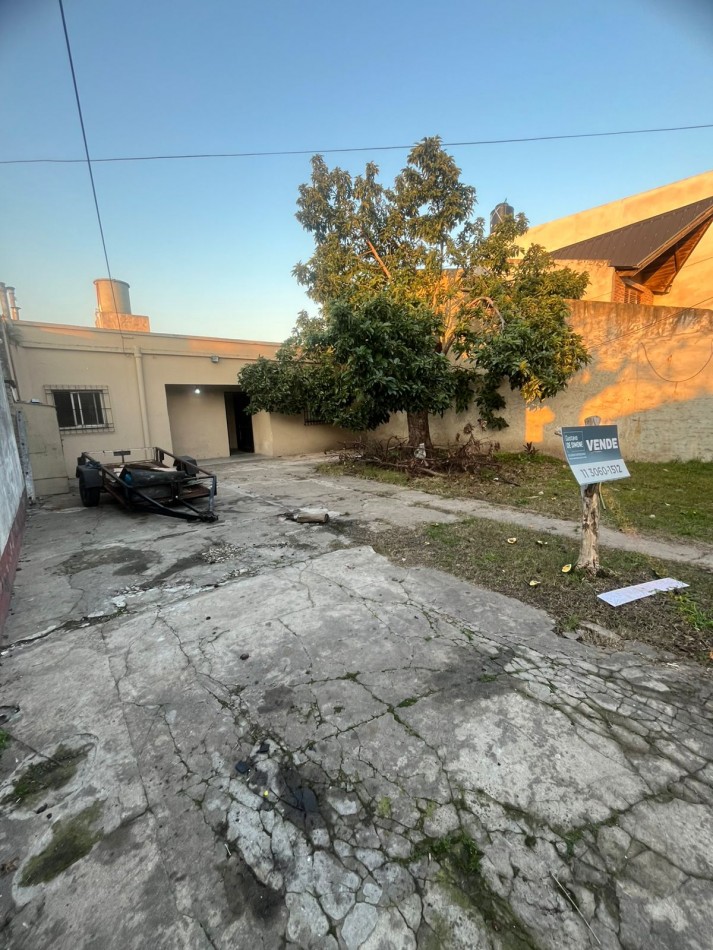 Gran casa 3 amb con patio y cochera ubicada en Gral. Necochea 925, Llavallol