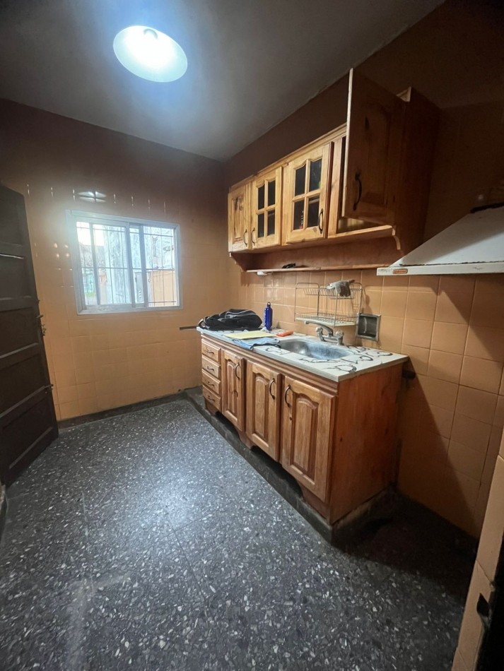 Gran casa 3 amb con patio y cochera ubicada en Gral. Necochea 925, Llavallol