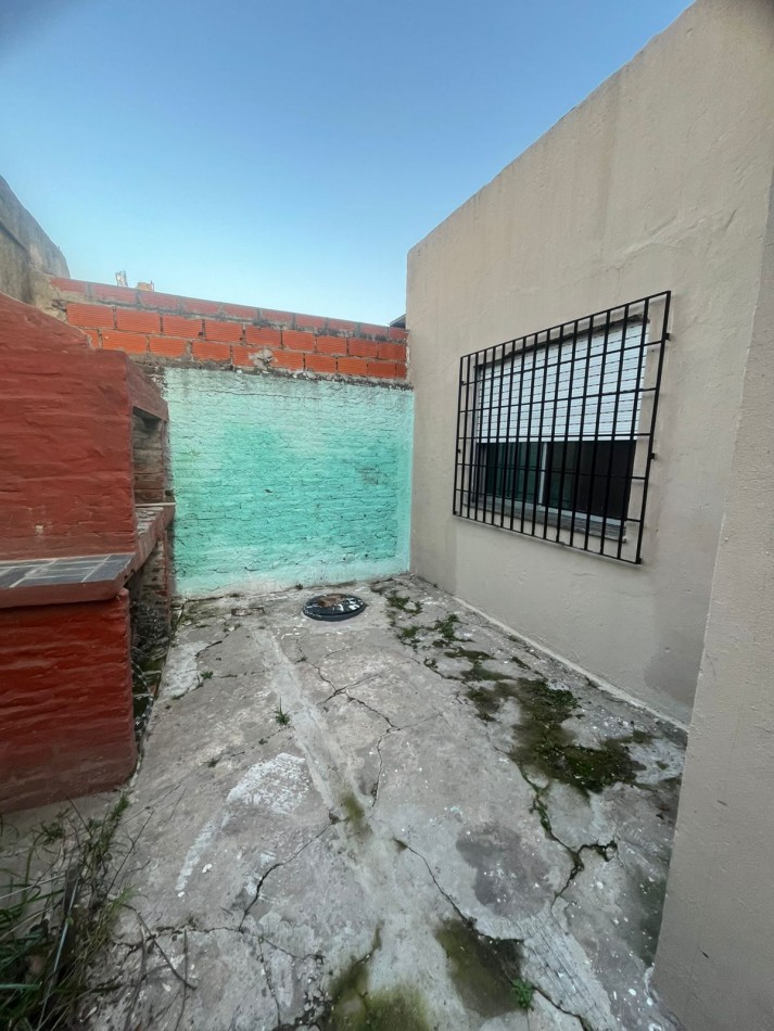 Gran casa 3 amb con patio y cochera ubicada en Gral. Necochea 925, Llavallol