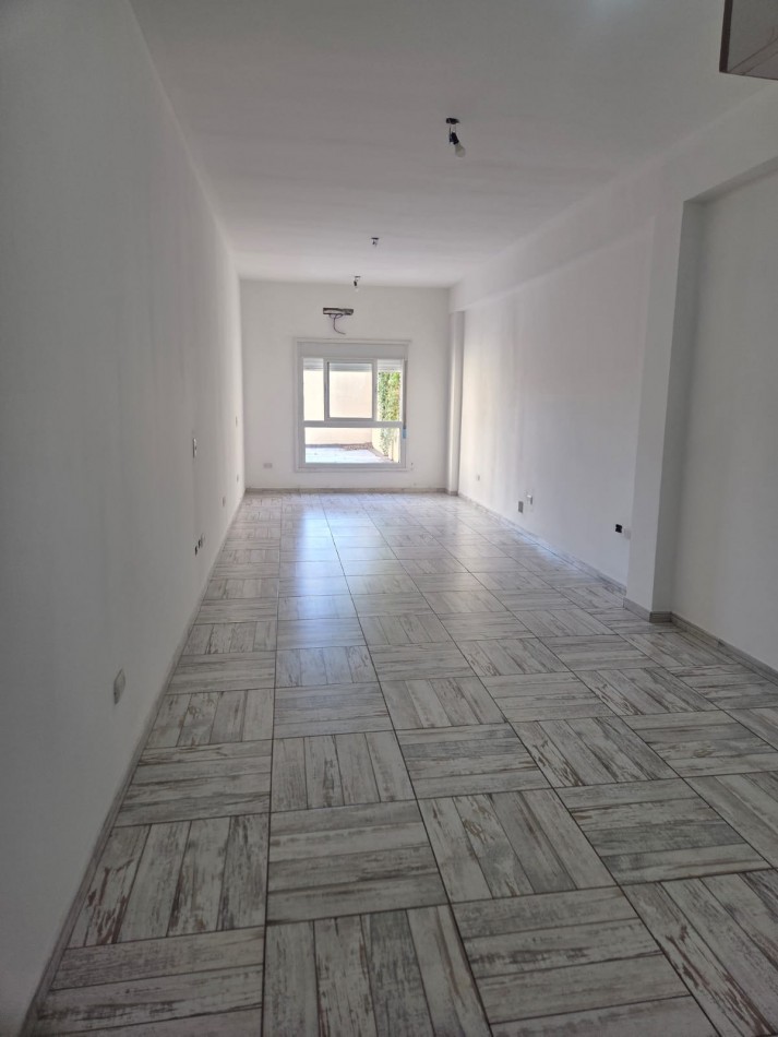 Monoamb impecable poca antiguedad. Ubicado en Moises Lebensohn 569, Avellaneda