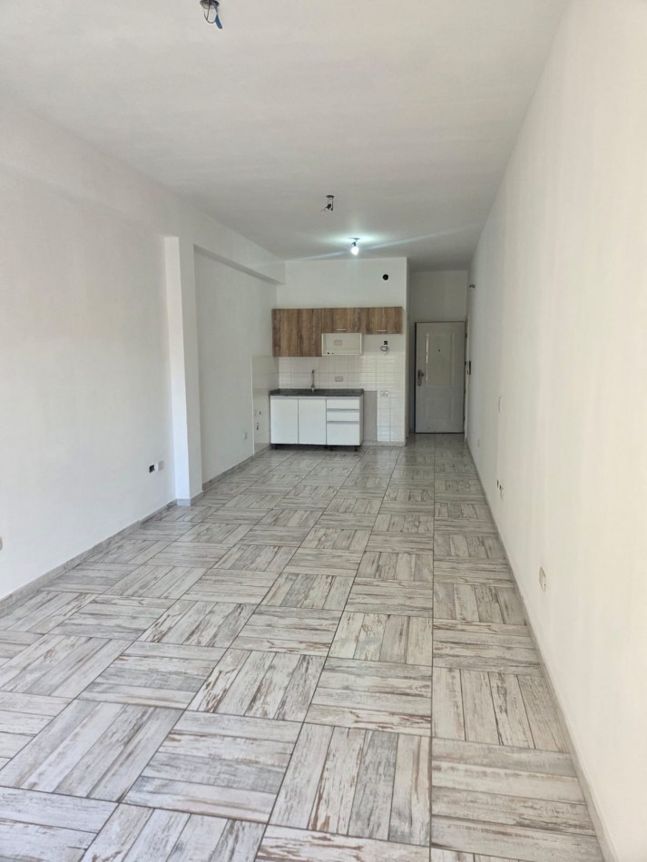 Monoamb impecable poca antiguedad. Ubicado en Moises Lebensohn 569, Avellaneda