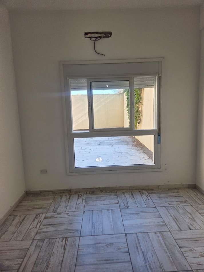 Monoamb impecable poca antiguedad. Ubicado en Moises Lebensohn 569, Avellaneda