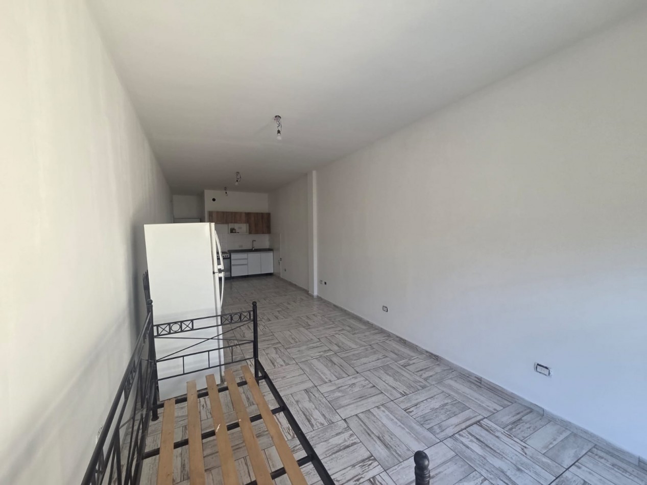 Monoamb impecable poca antiguedad. Ubicado en Moises Lebensohn 569, Avellaneda