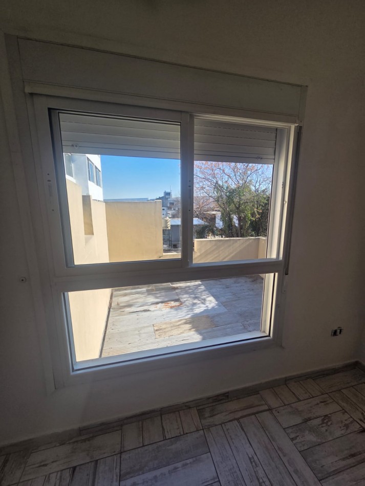 Monoamb impecable poca antiguedad. Ubicado en Moises Lebensohn 569, Avellaneda