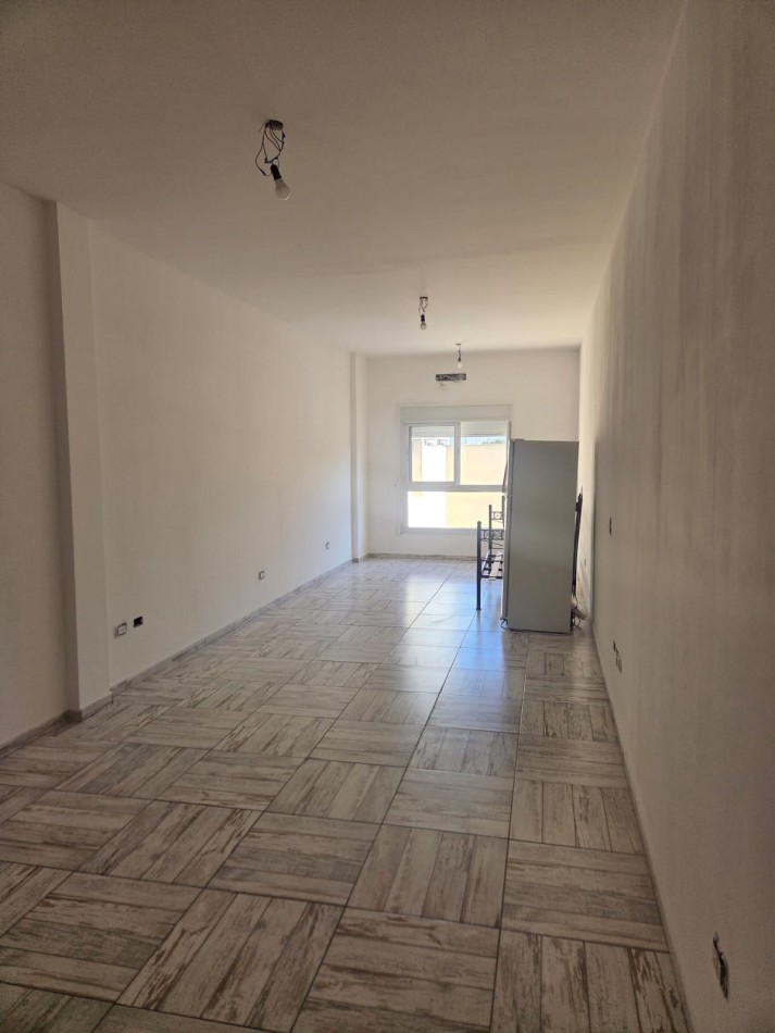 Monoamb impecable poca antiguedad. Ubicado en Moises Lebensohn 569, Avellaneda