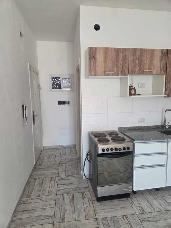 Monoamb impecable poca antiguedad. Ubicado en Moises Lebensohn 569, Avellaneda