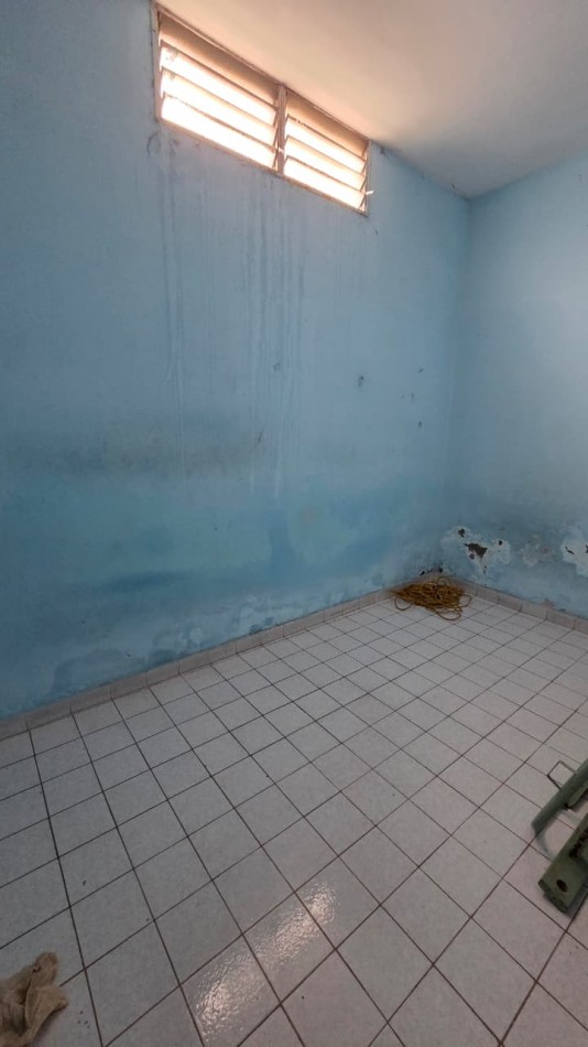 Amplio ph al frente tipo casa totalmente independiente de 4 amb con patio, cochera y terraza. Apto credito. Excelente ubicacion: Juncal 235, Temperley