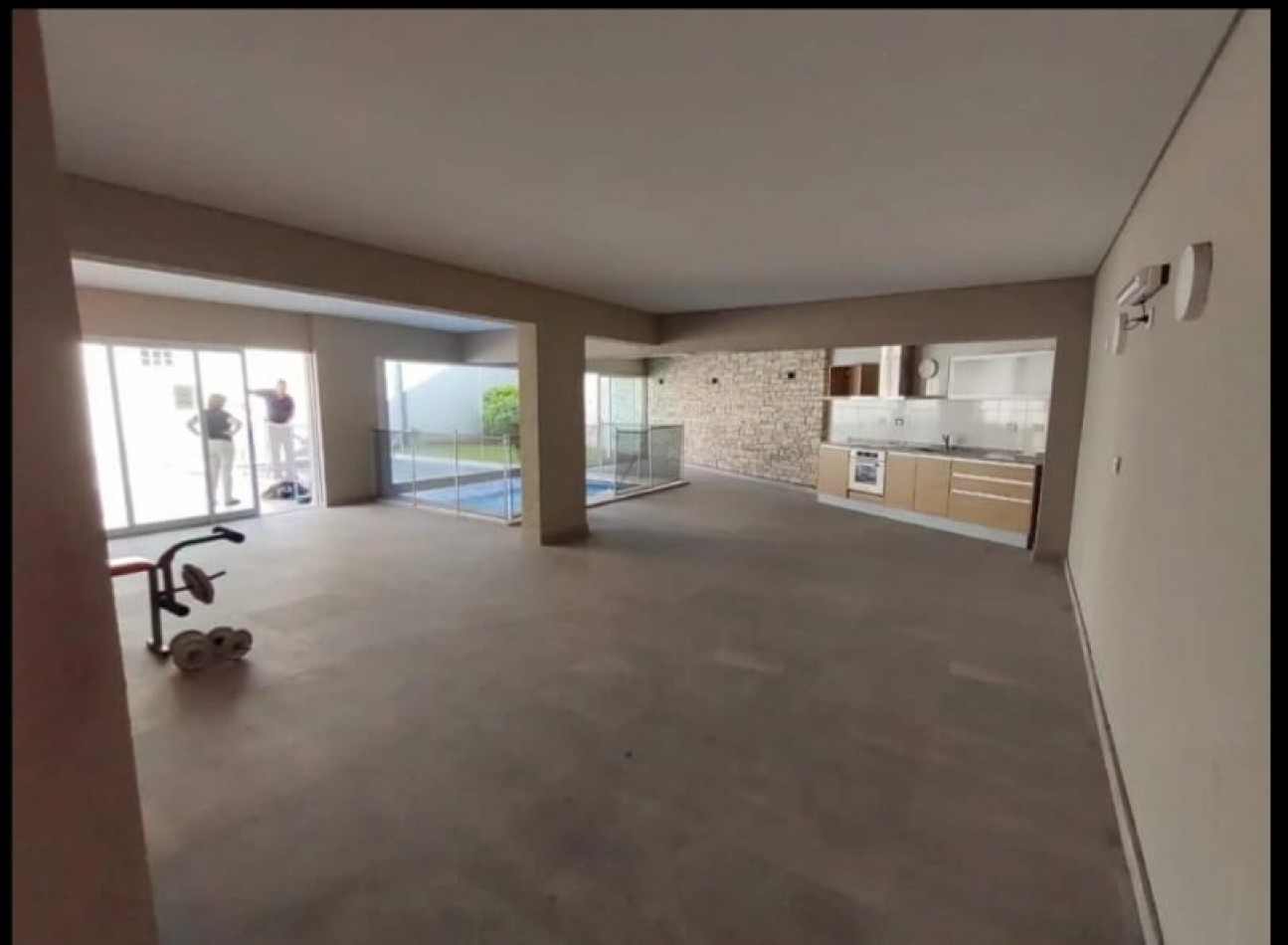 Dpto premium 3 amb al frente con balcon/terraza, 2 cocheras y amenities en el corazon de Adrogue: Cordero 751