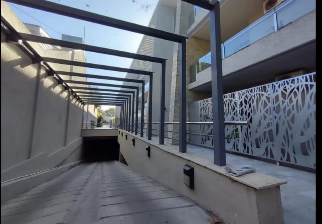 Dpto premium 3 amb al frente con balcon/terraza, 2 cocheras y amenities en el corazon de Adrogue: Cordero 751