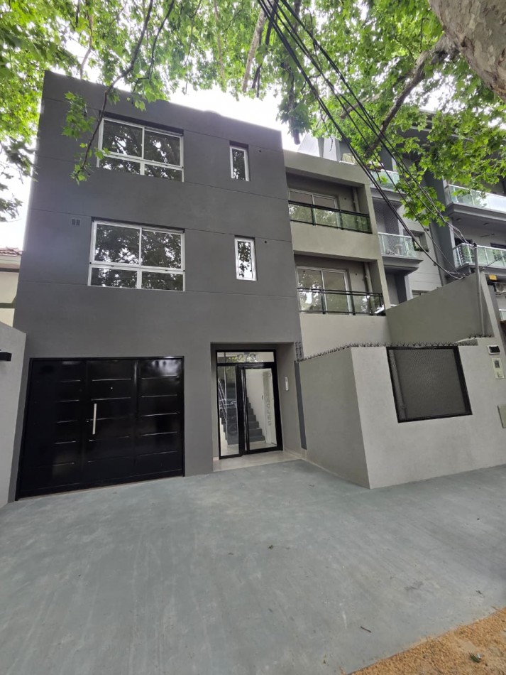 Monoambiente a estrenar en 1er piso. Excelente ubicacion: Pedernera 279, Lomas de Zamora