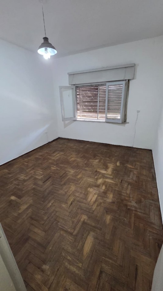 Casa ph al frente 4 amb con cochera y patio, ubicada en Cangallo 1421 Temperley