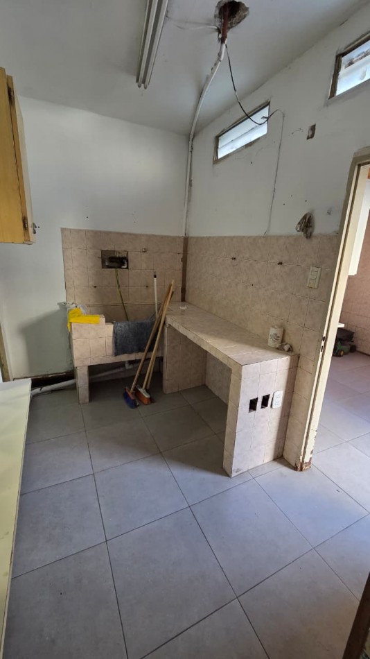 Casa ph al frente 4 amb con cochera y patio, ubicada en Cangallo 1421 Temperley