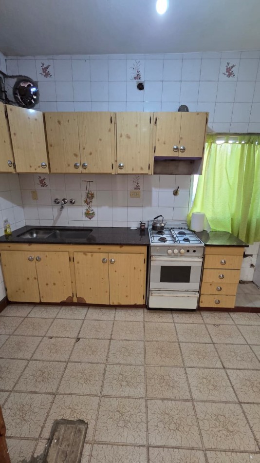 Casa ph al frente 4 amb con cochera y patio, ubicada en Cangallo 1421 Temperley