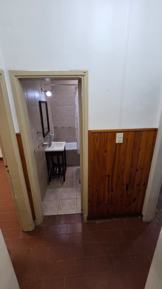 Casa ph al frente  con entrada independiente: 4 amb con cochera y patio, ubicada en Cangallo 1421 Temperley