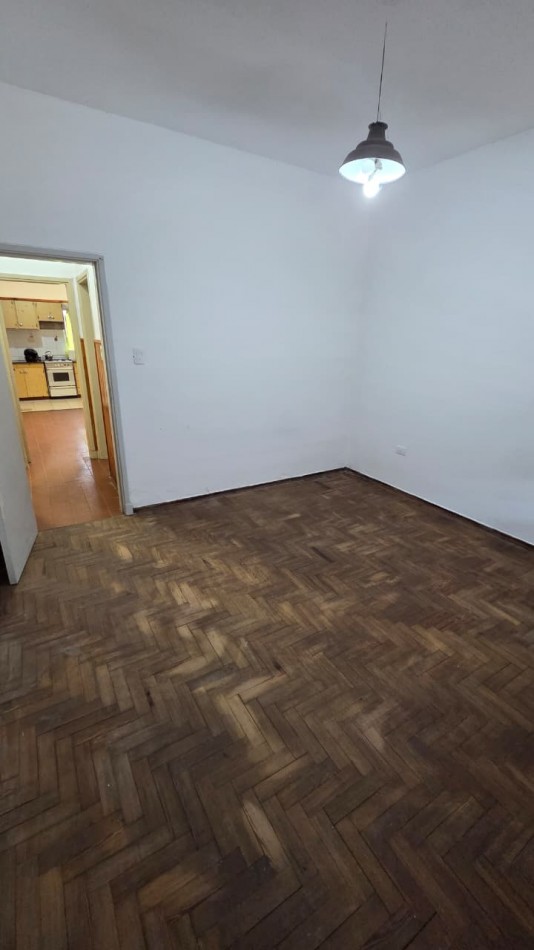 Casa ph al frente  con entrada independiente: 4 amb con cochera y patio, ubicada en Cangallo 1421 Temperley