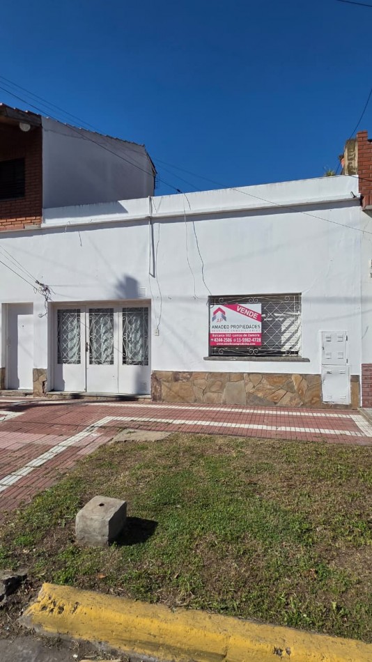 Casa ph al frente  con entrada independiente: 4 amb con cochera y patio, ubicada en Cangallo 1421 Temperley