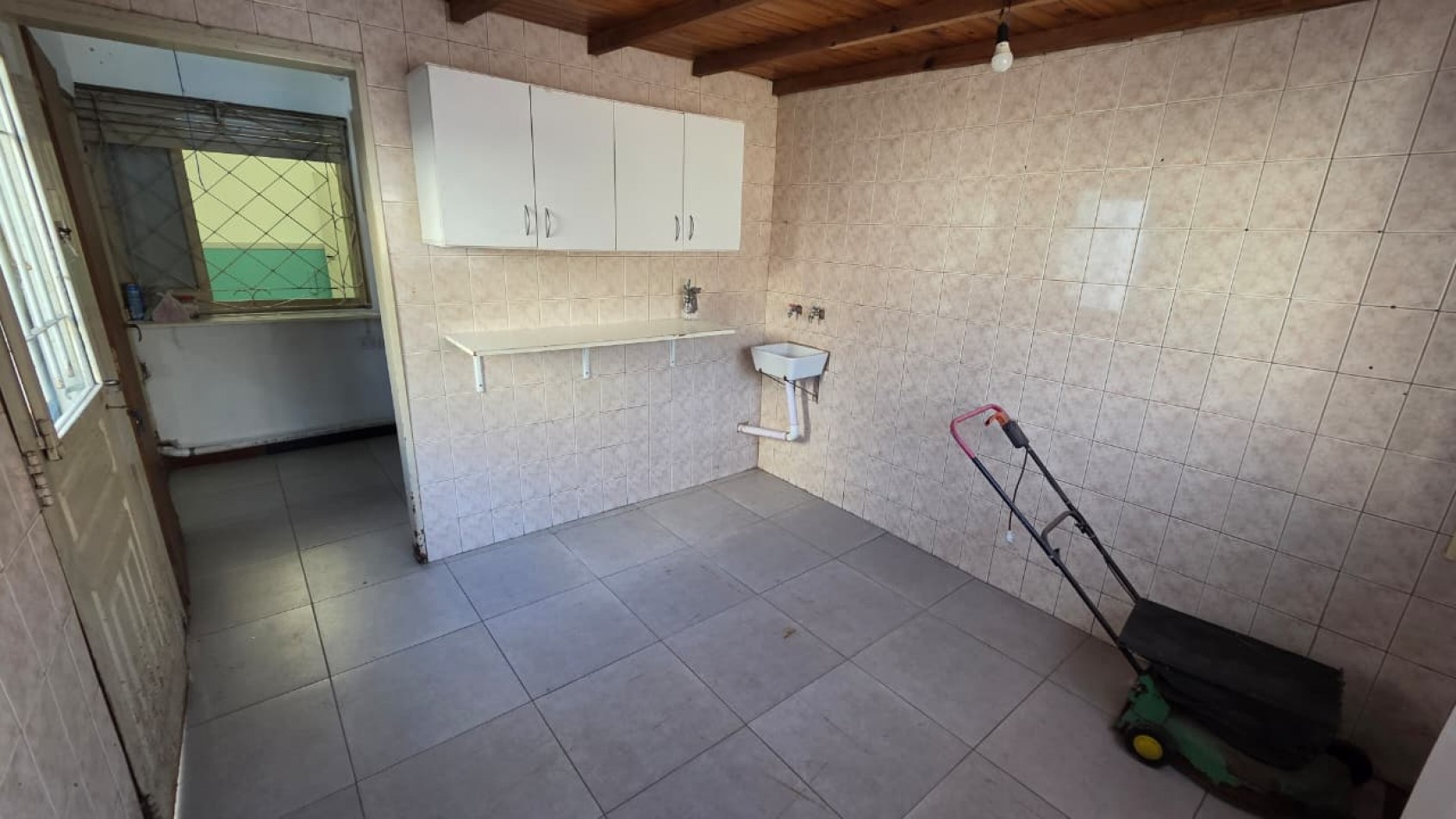 Casa ph al frente  con entrada independiente: 4 amb con cochera y patio, ubicada en Cangallo 1421 Temperley