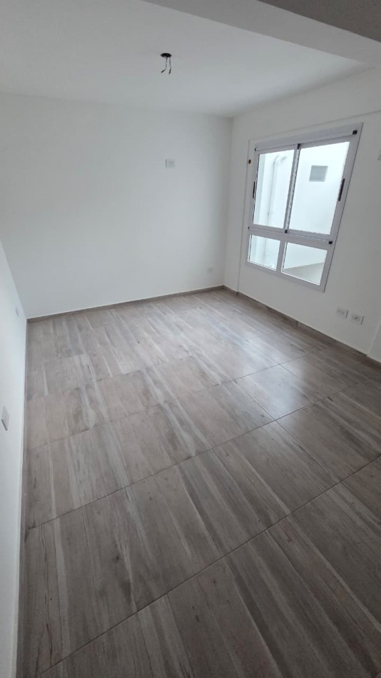 Monoambiente a estrenar en 1er piso. Excelente ubicacion: Pedernera 279, Lomas de Zamora