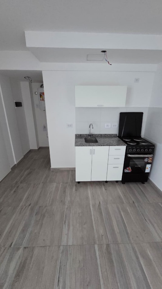 Monoambiente a estrenar en 1er piso. Excelente ubicacion: Pedernera 279, Lomas de Zamora