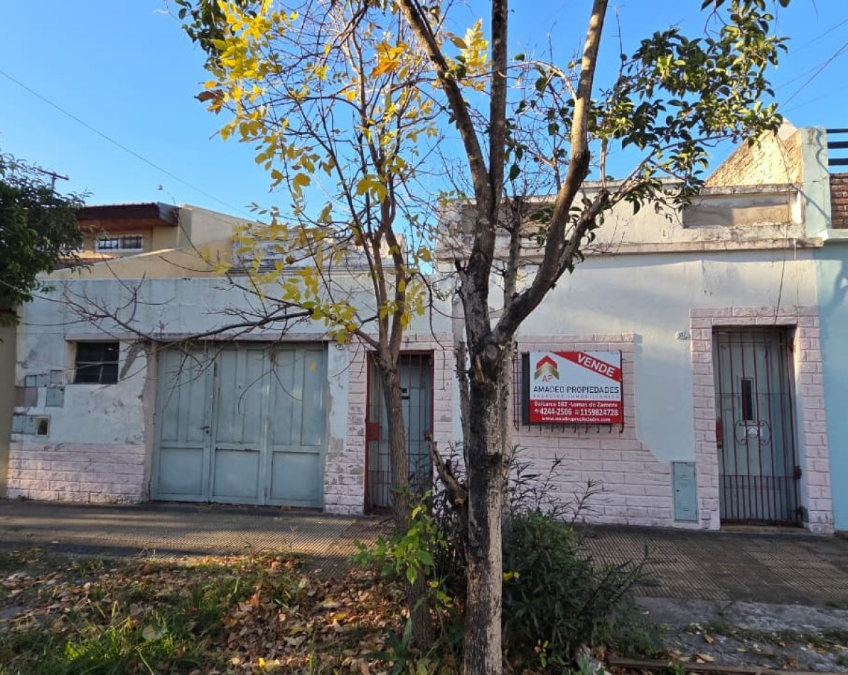 Gran lote ideal demolicion para construccion. Excelente ubicacion: Tacuari 561, Lanus Oeste