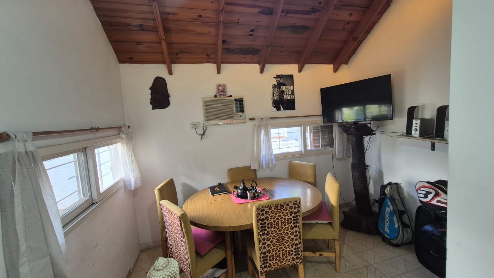 Excelente casa 2 amb con patio, jardin y parrilla. Ubicado en Azul 298, Monte Grande