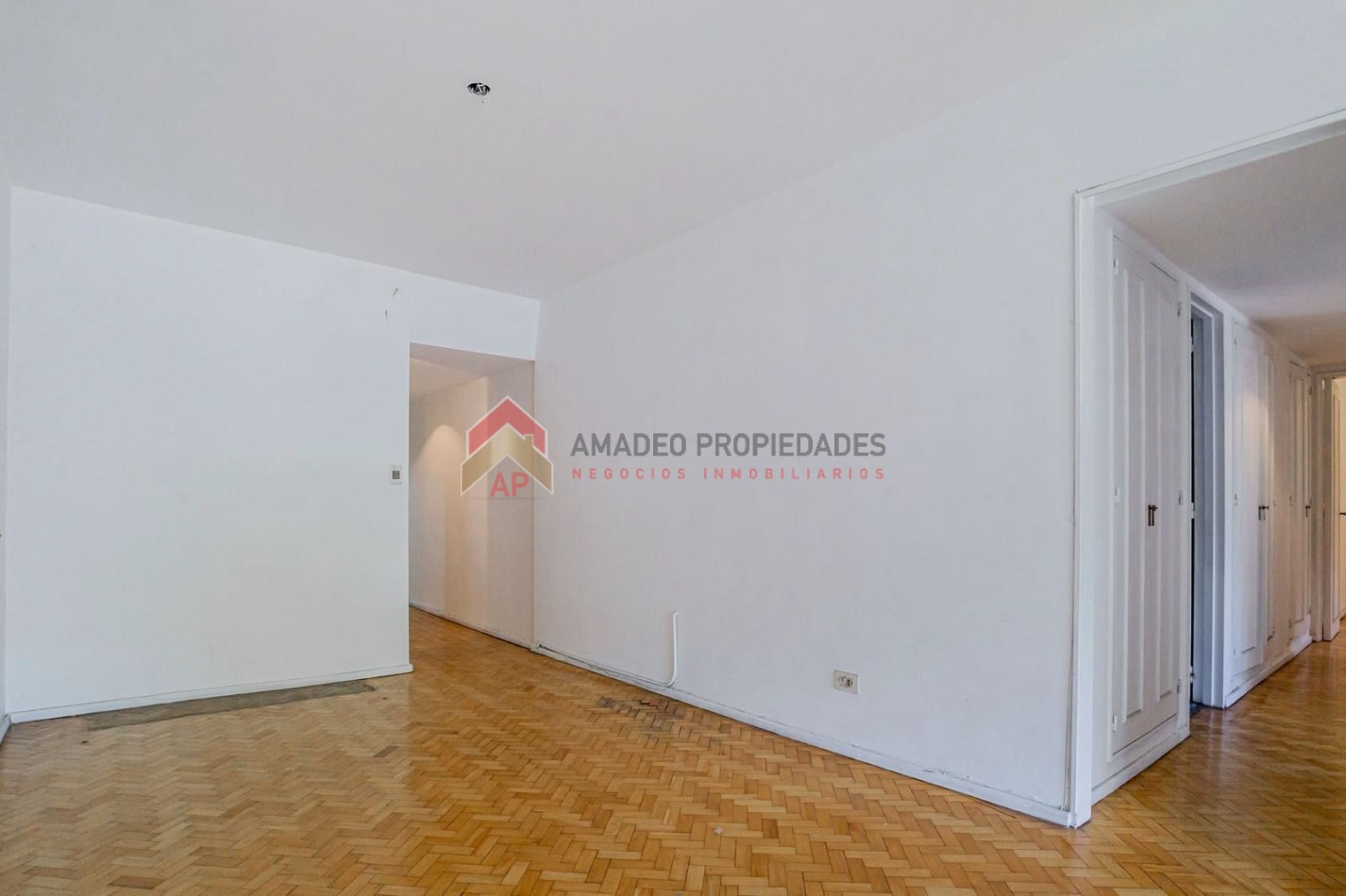 Dpto 4 amb al frente en 2° piso con lavadero y balcon. Excelente ubicacion: Oro al 4500 esquina Santa Fe, Palermo