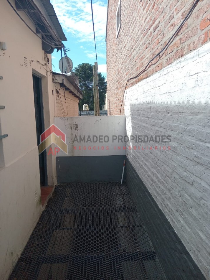 Departamento ph 2 amb 1° piso, ubicado en Av. Rivadavia 2368, Lanus