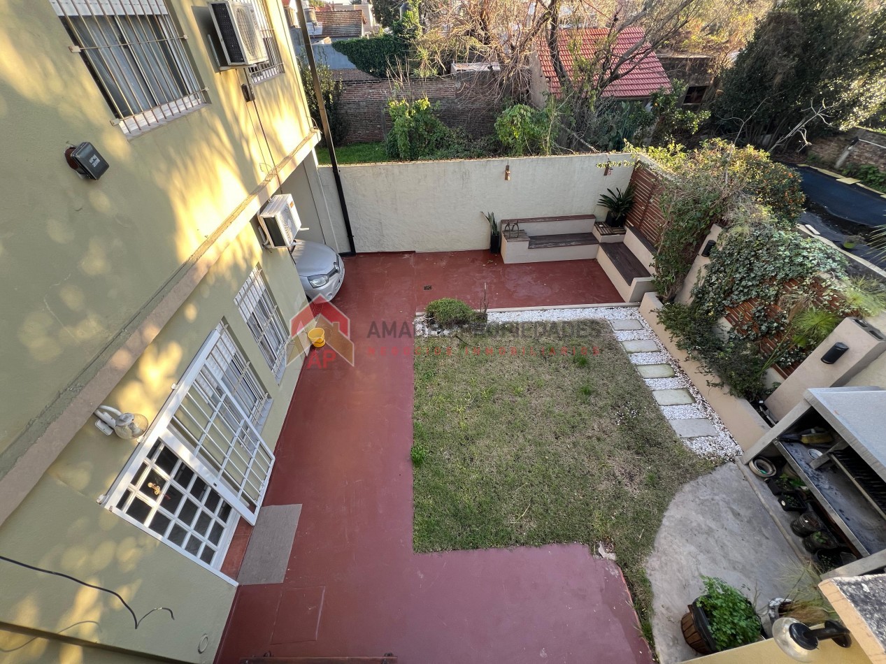 Impecable ph t/casa con patio y cochera, ubicado San Carlos 372, Temperley