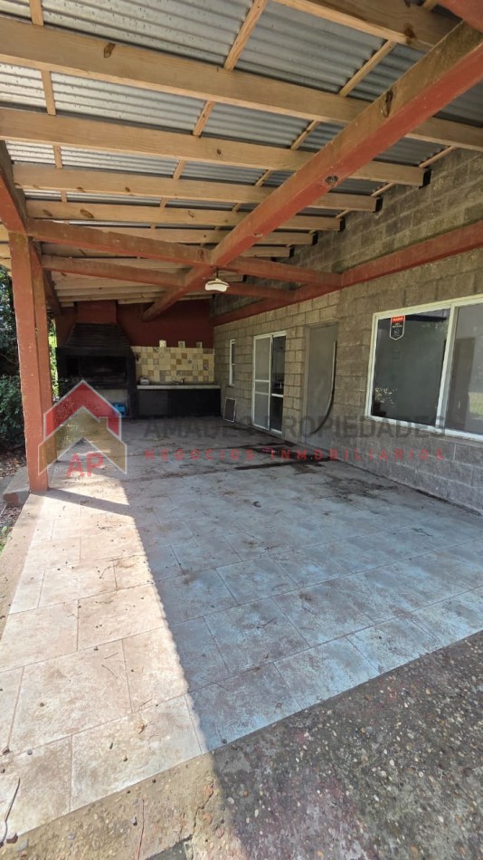 Gran casa 4 amb con garage cubierto, parrilla, terraza y jardin. Ubicado en Azul 298, Monte Grande