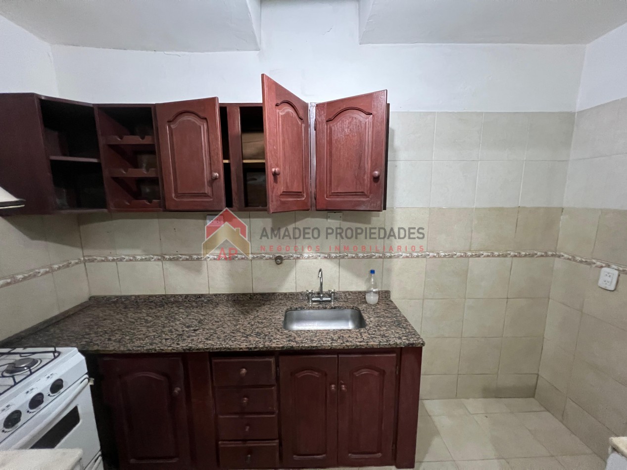 Dpto ph t/casa 3 amb con patio y terraza con quincho, ubicado Amancio Alcorta 363 Lanusita