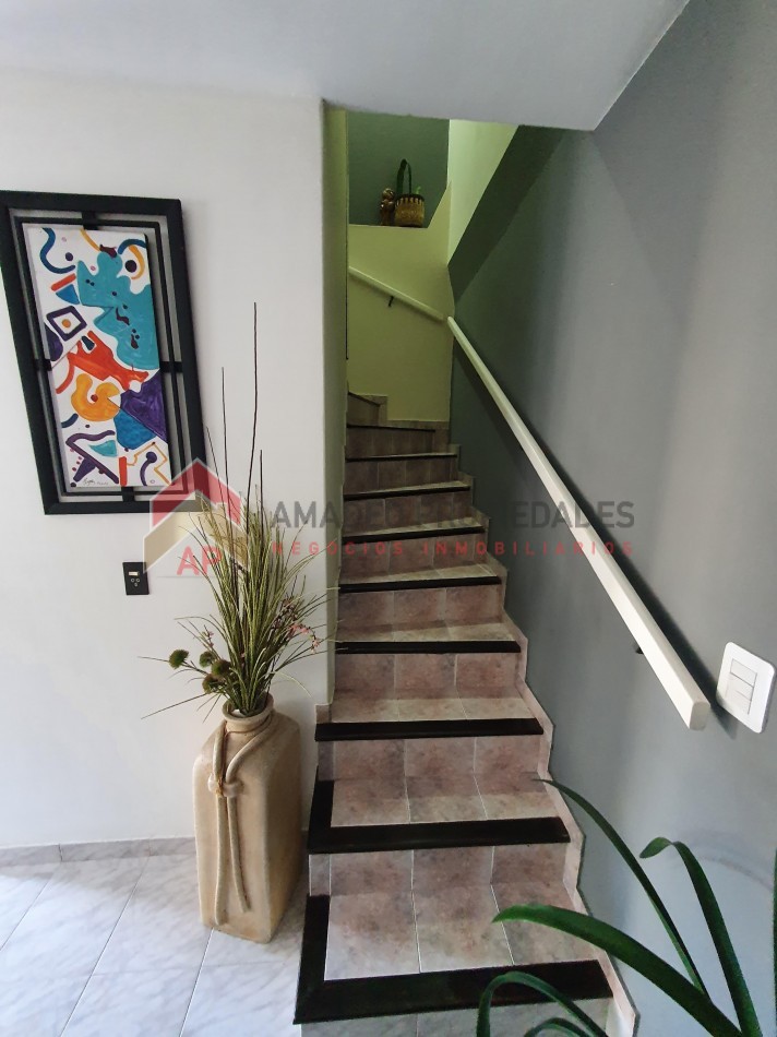 Impecable ph t/casa con patio y cochera, ubicado San Carlos 372, Temperley