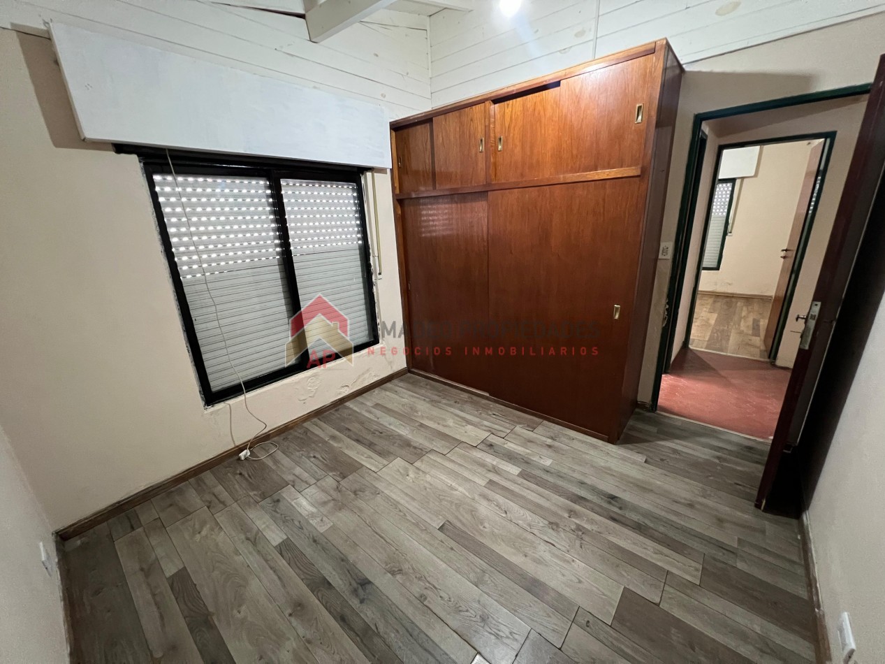 Casa 3 amb con amplio parque al frente, ubicada en Gonzalez Chavez 1061, Temperley