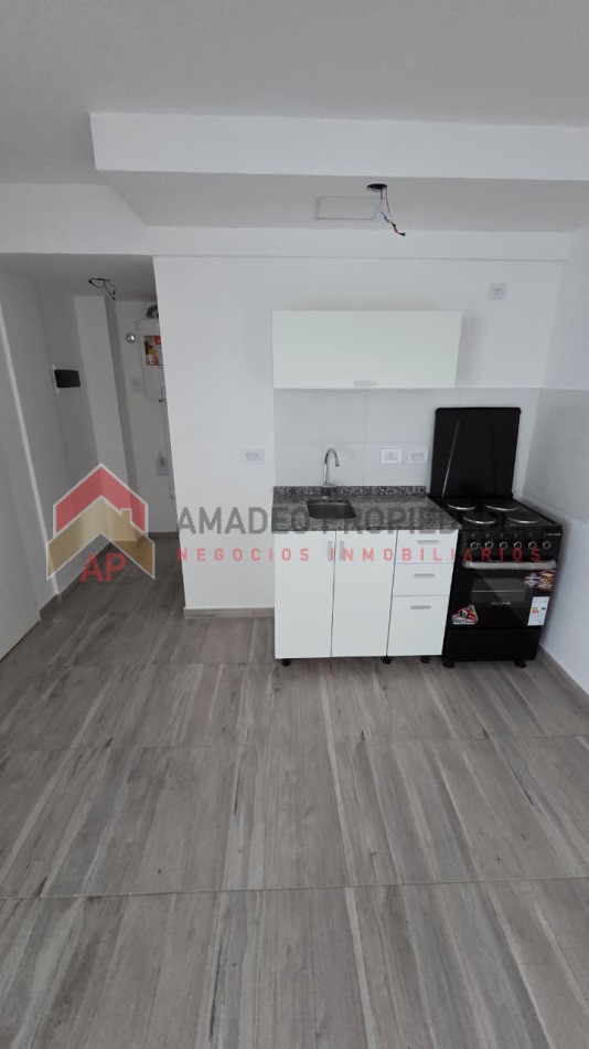 Monoambiente a estrenar en 1er piso. Excelente ubicacion: Pedernera 279, Lomas de Zamora