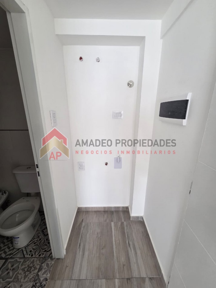 Monoambiente a estrenar contrafrente en 2° piso. Excelente ubicacion: Pedernera 279, Lomas de Zamora