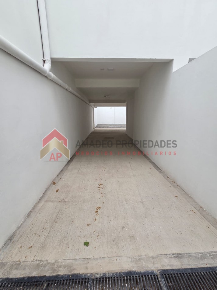 OPORTUNIDAD: Venta cochera pb a estrenar. Excelente ubicacion: Pedernera 279, Lomas de Zamora
