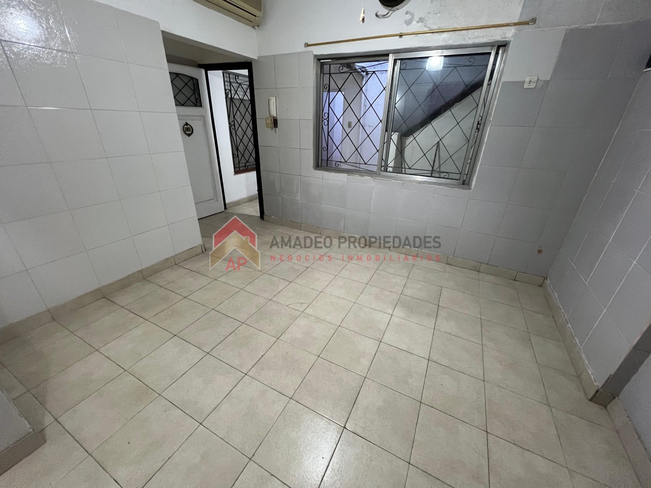 Dpto ph t/casa 3 amb con patio y terraza con quincho, ubicado Amancio Alcorta 363 Lanusita