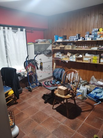 Casa 4 amb con cochera, ubicada en Esmeralda 2058 Lomas de Zamora