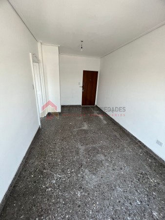 OPORTUNIDAD: Dpto 3 amb impecable, excelente ubicacion: Guemes 125 Avellaneda