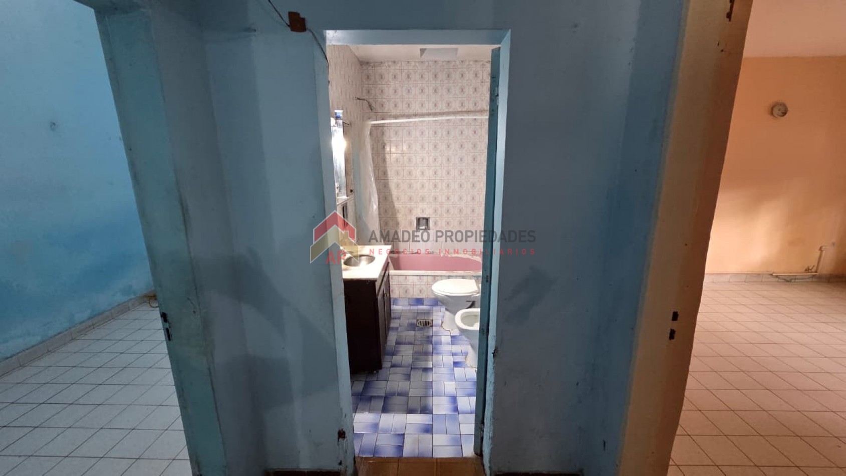 Amplio ph al frente tipo casa totalmente independiente de 4 amb con patio, cochera y terraza. Apto credito. Excelente ubicacion: Juncal 235, Temperley