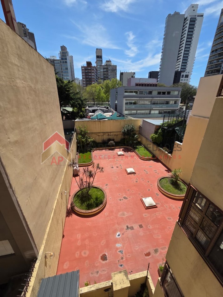 Impecable dpto semipiso 3 amb con balcon, cochera y baulera. Excelente ubicacion: Sixto Fernandez 137, Lomas de Zamora