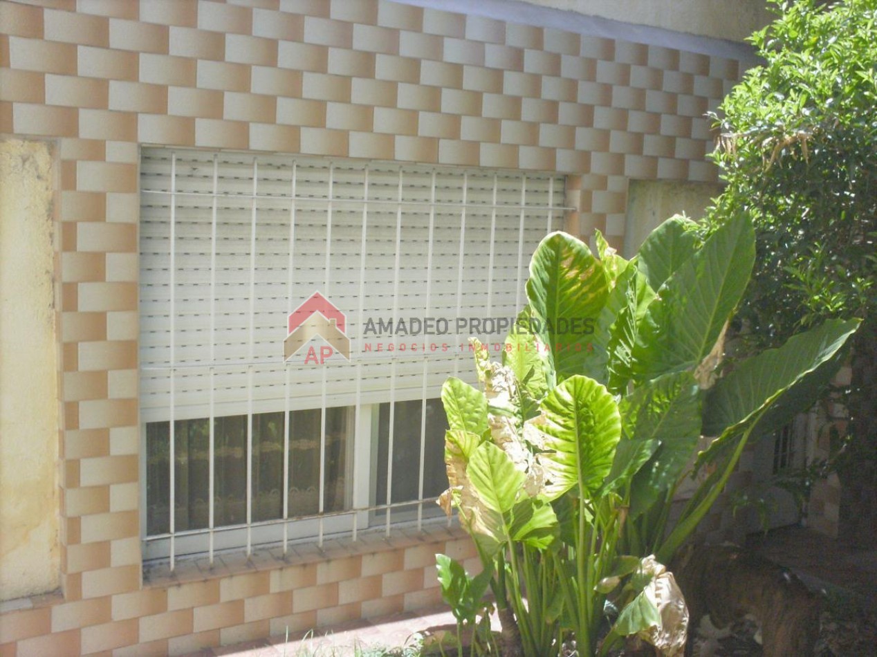 Casa 3 amb grandes c/cochera, jardin y patio ubicada en Warnes 1488, Lanus Oeste 