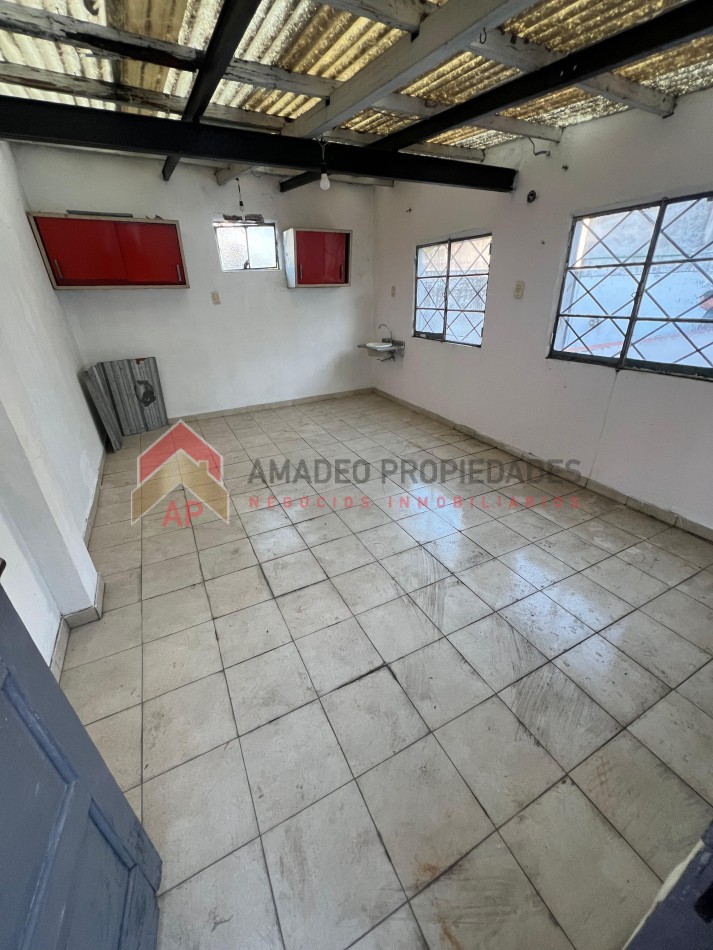 Dpto ph t/casa 3 amb con patio y terraza con quincho, ubicado Amancio Alcorta 363 Lanusita