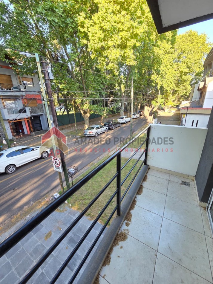 Monoamb amplio con balcon a estrenar en 1er piso. Excelente ubicacion: Pedernera 227, Lomas de Z