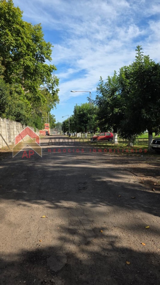 Hermosa casa 3 amb con jardin y parrilla. Ubicada en Azul 298, Monte Grande